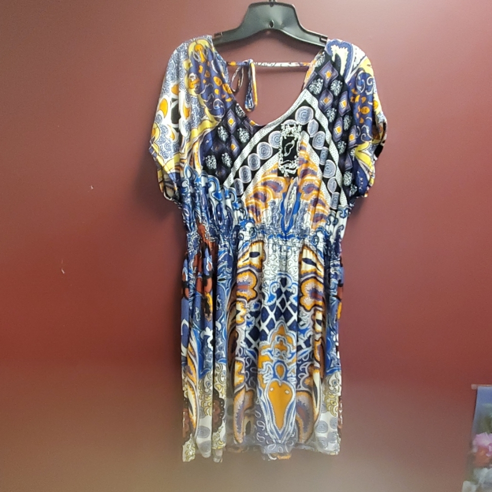 Colorful patterned dresses - Picture 3 of 5